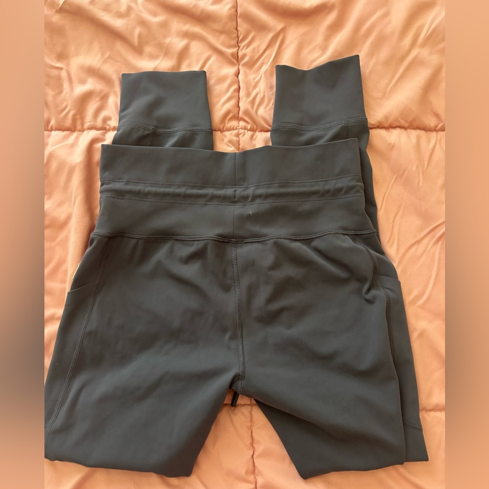 Blue Vuori daily Legging - Picture 2 of 3